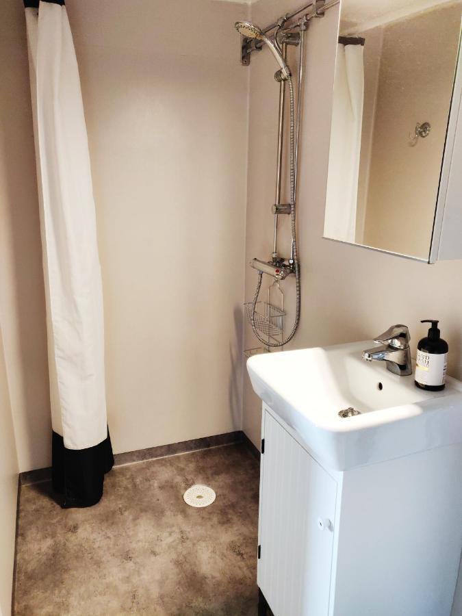 Holiday home Lillstugan - Och Havsnaera I Lugnt Villomrade