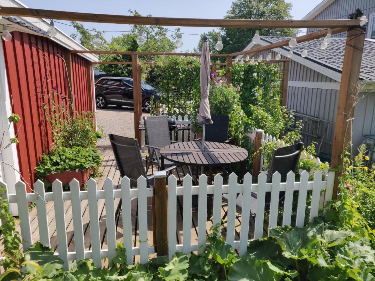 Lillstugan - Och Havsnaera I Lugnt Villomrade *
